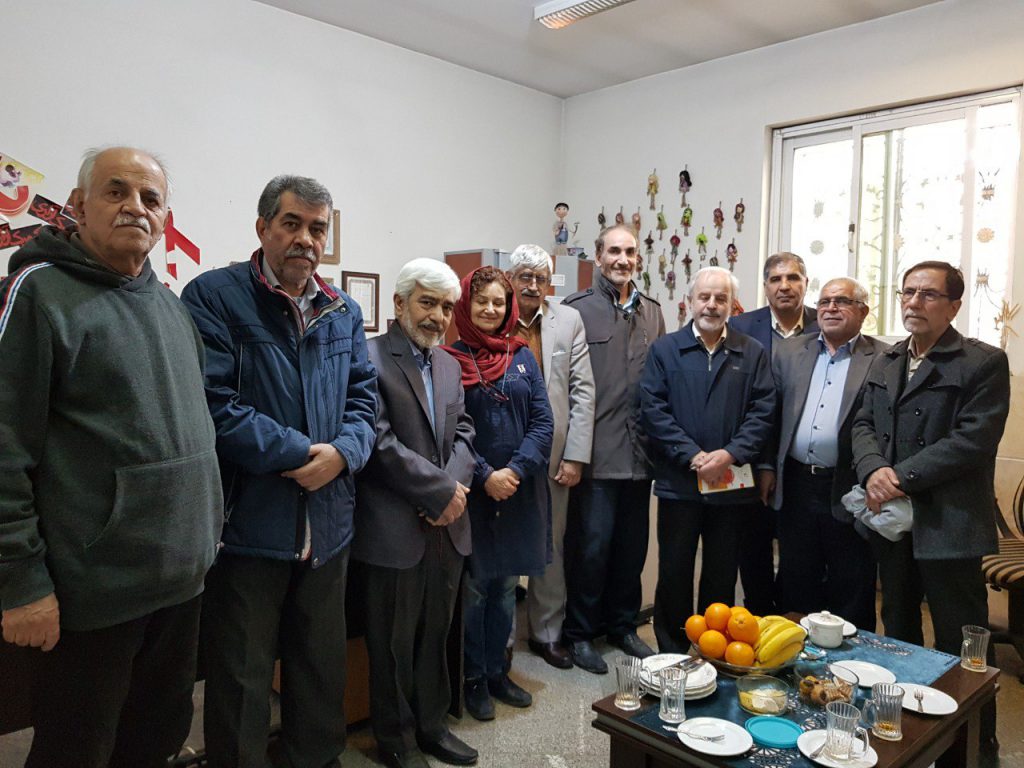 دیدار تعدادی از اعضای کانون زندانیان سیاسی قبل از انقلاب  با خانم لیلی ارشد فعال مدنی و اجتماعی و بانی خانه خورشید