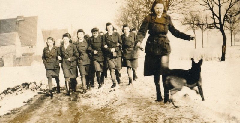 اردوگاه مرگ راونسبروک؛ چگونه زنان معمولی شکنجه‌گران نازی شدند/ دمین مک گینس